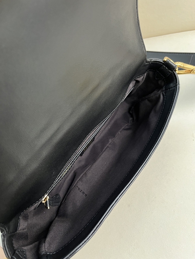 フェンディバッグ着用イメージ